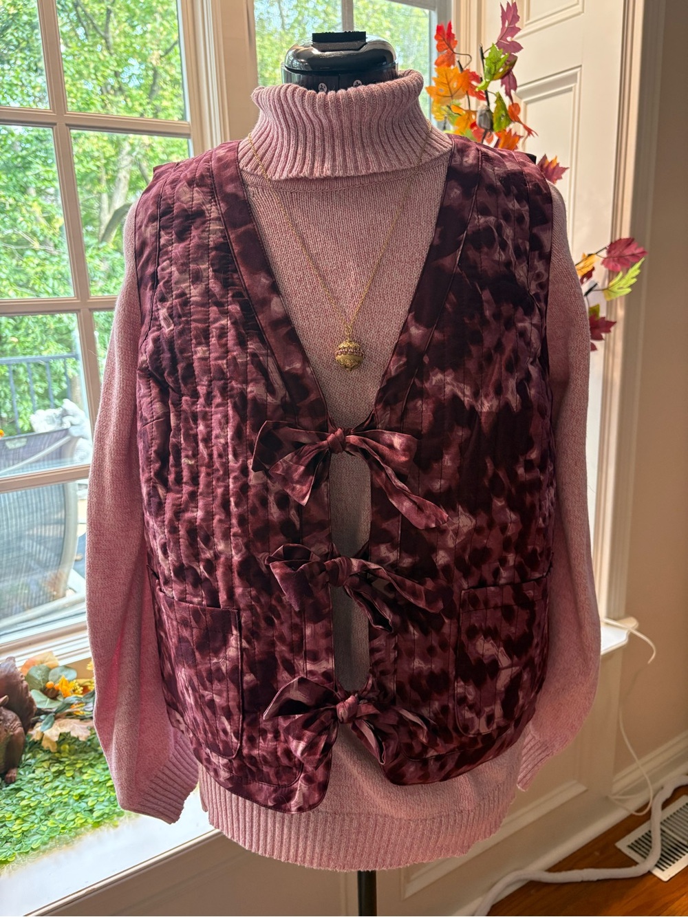 NWOT LOGO VEST + SWEATER AND NECKLACE! SO CUTE! M/L